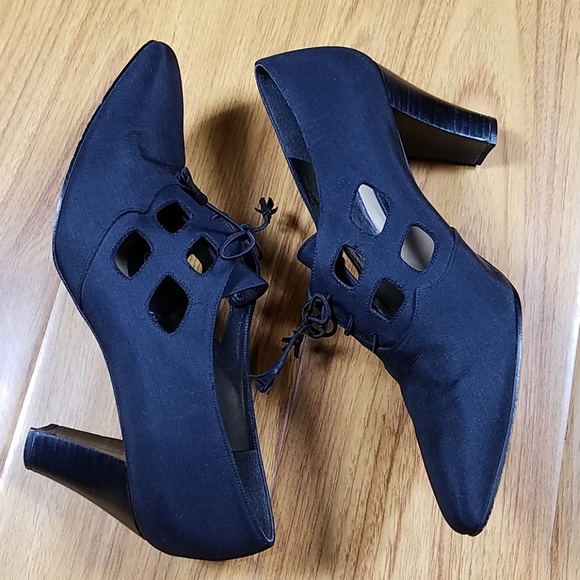 Stuart Weitzman Black Lace Up Oxford Heels 10 - Picture 2 of 8